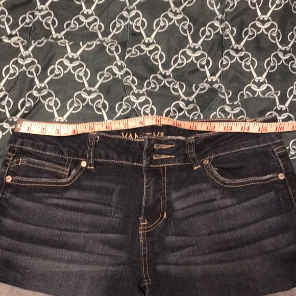 Vanity size 29 shorts - Picture 2 of 13